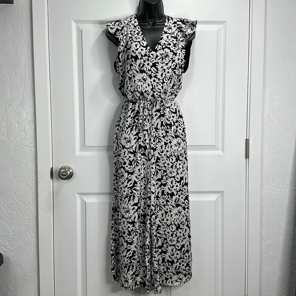 H&M Floral Flutter Sleeved Cropped Jumpsuit Black & White Size 0